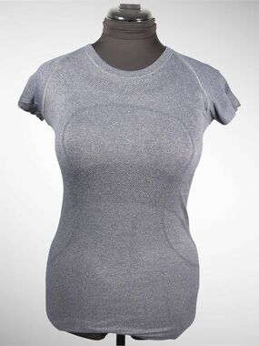Women’s Lululemon Heathered Slate Swiftly Tech Hip Length Crew Neck Tee Size 6